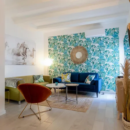 Casa de Férias Chez Sylvie - Etonnante Maison Climatisee Dans Les Remparts