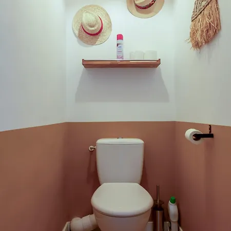 Casa de Férias Chez Sylvie - Etonnante Maison Climatisee Dans Les Remparts *