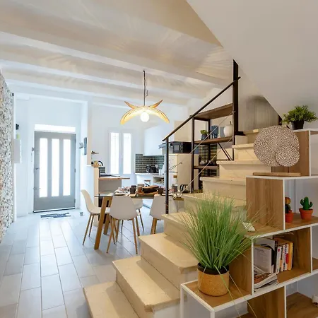 Chez Sylvie - Etonnante Maison Climatisee Dans Les Remparts Casa de Férias Aigues-Mortes