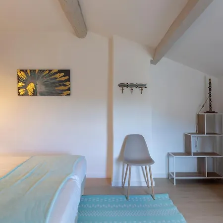 בית נופש Chez Sylvie - Etonnante Maison Climatisee Dans Les Remparts איגוס-מורטס